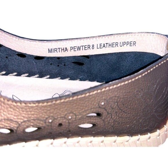 8M Bronze Loafer Mirtha Slip-On EUC Pristine Condition Leather Cut-out Design - Picture 7 of 16